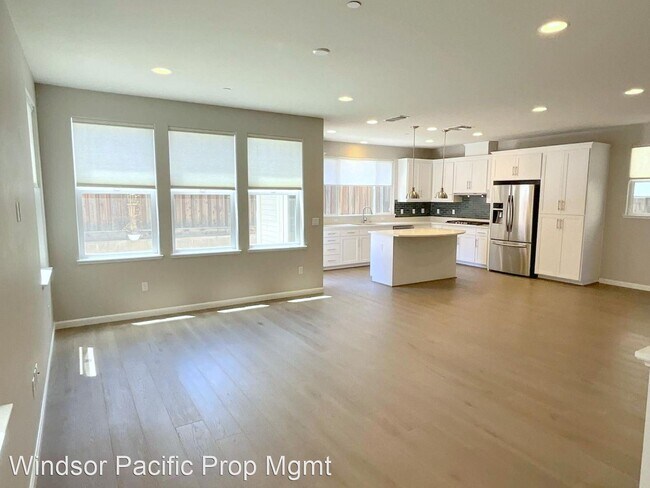 Foto del edificio - 3 br, 2.5 bath House - 6930 Baird St