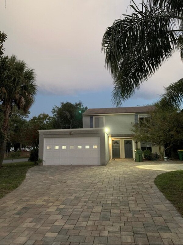 Foto principal - 780 8th Ave S