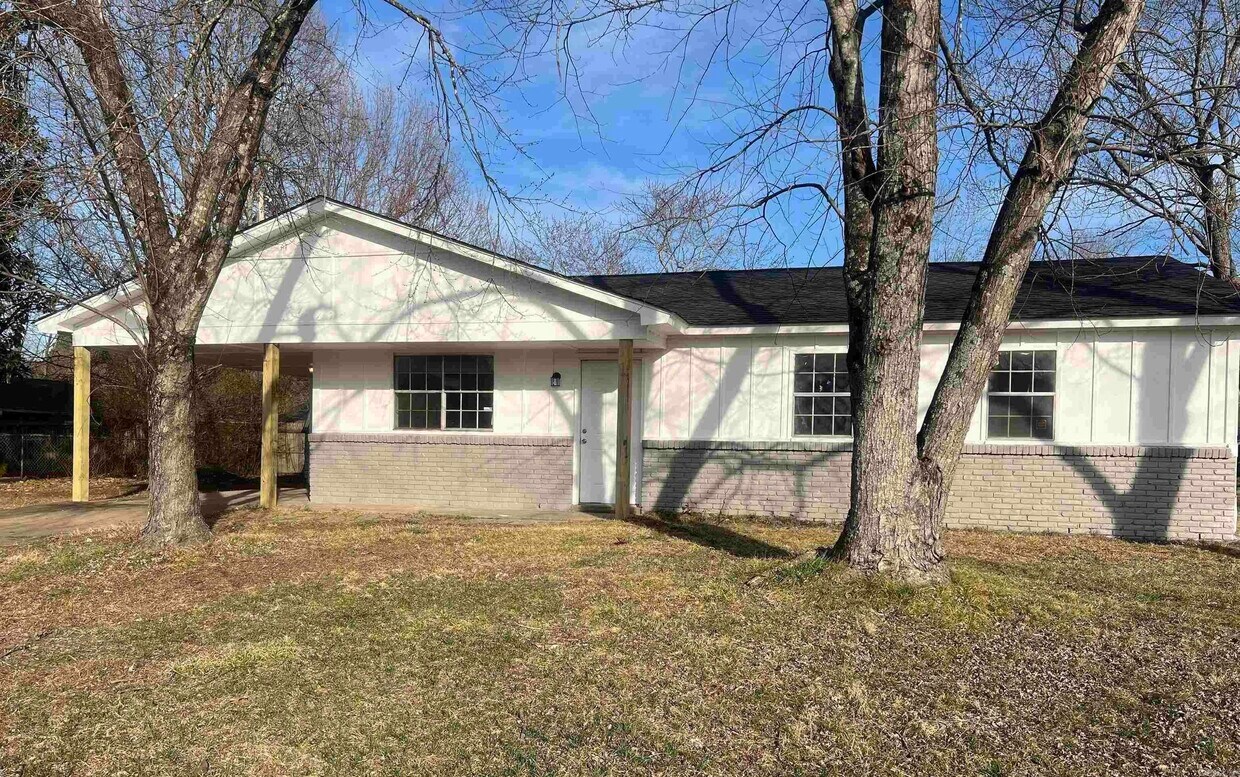 Foto principal - 9605 Wilderness Rd