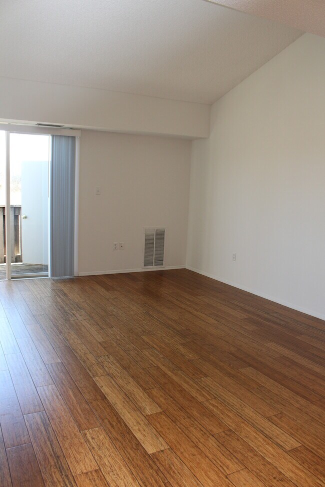 Foto del edificio - 812 Aspen Dr