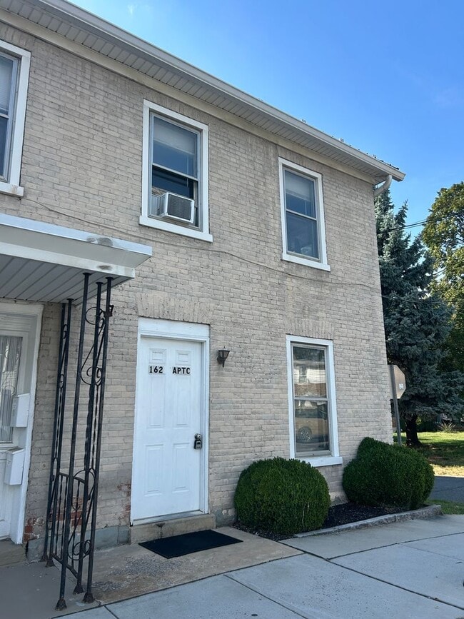 Building Photo - 162 N Carlisle St