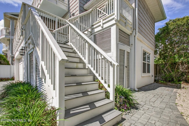 Building Photo - 1766 Beach Ave