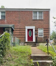 Building Photo - 5615 Belle Ave