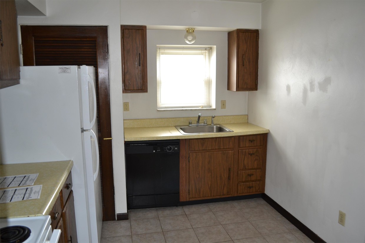 Primary Photo - 700 Carl Ave