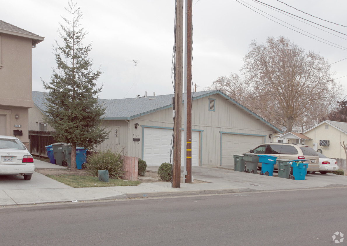 Primary Photo - 3219-3225 9th St