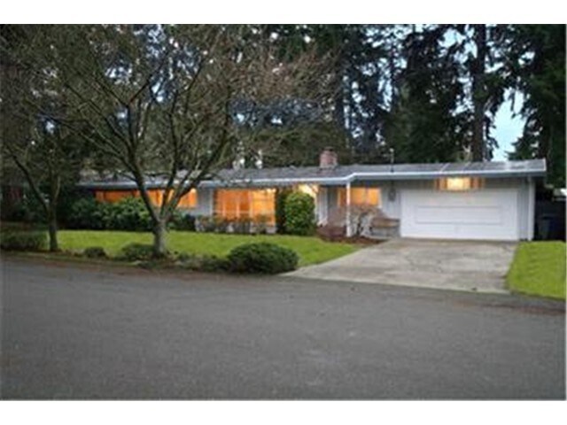 Primary Photo - Spacious Home in Prime Location Near Trade...