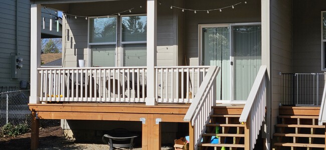 Back Deck - 10684 SE 29th Ave