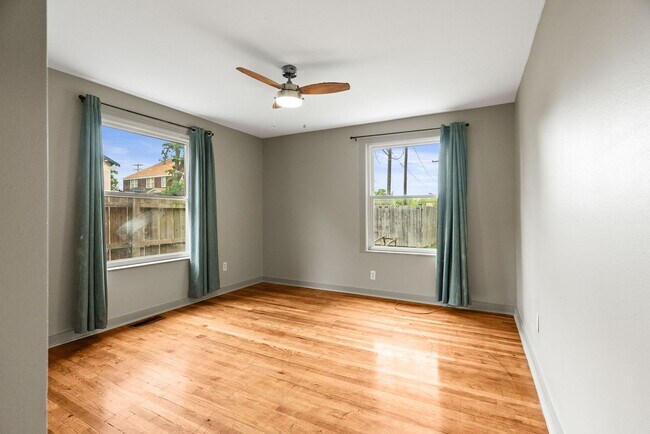 Foto del edificio - 1724 W 19th St