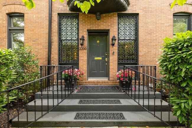 Foto del edificio - 2200 Decatur Pl NW
