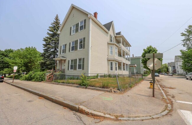 Corner lot - 179 Pine St