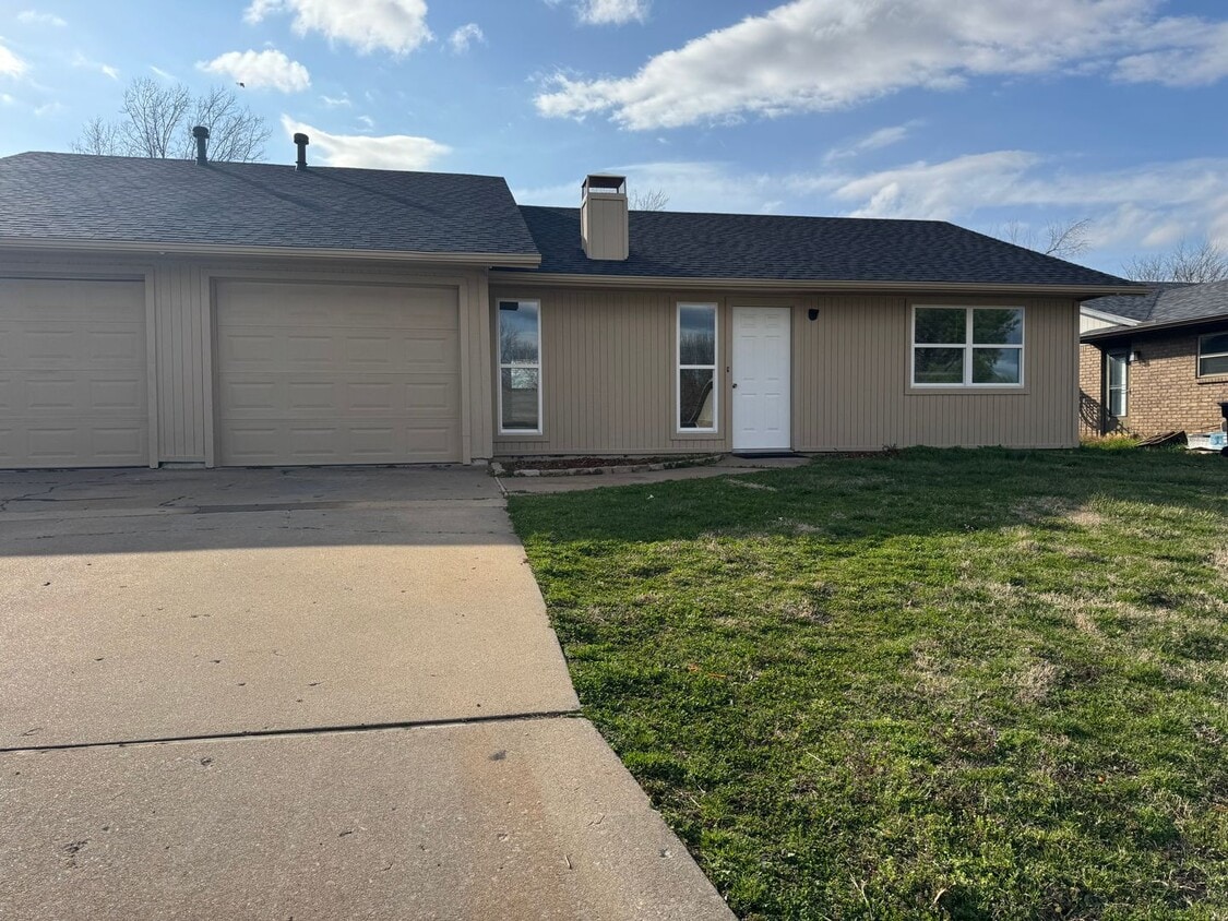 ***1802 S. 14th Place*** - ***1802 S. 14th Place***