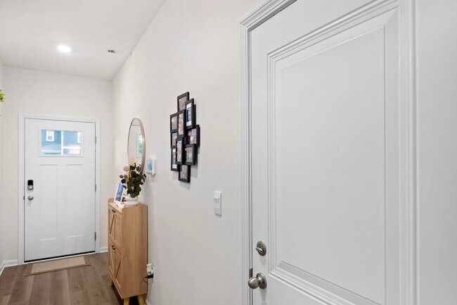 Building Photo - 2921 Acadia Cir
