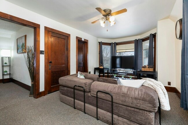 Building Photo - 511 S 3rd St