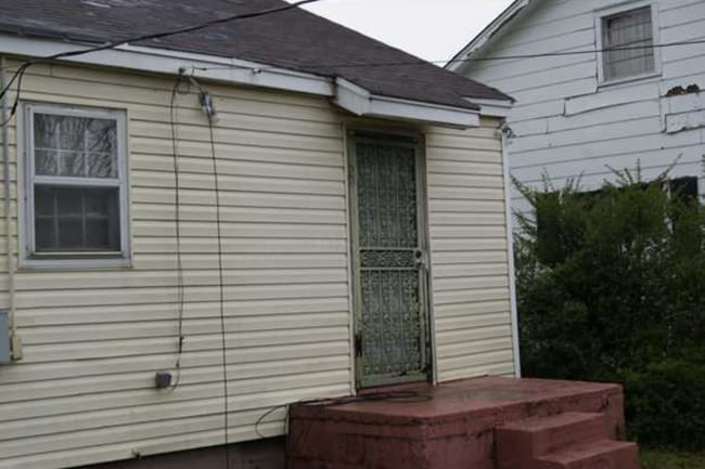 Photo - 2056 Riverside Boulevard House