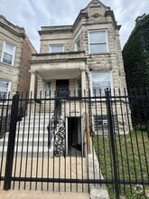 Building Photo - 4334 W Monroe St