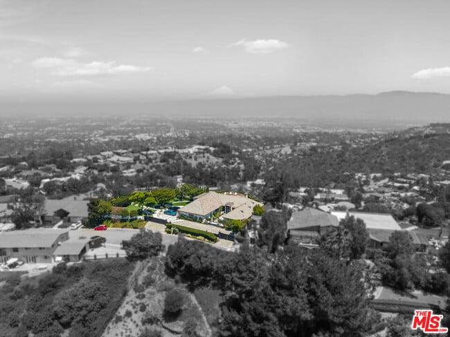 Building Photo - 8416 Skyline Dr