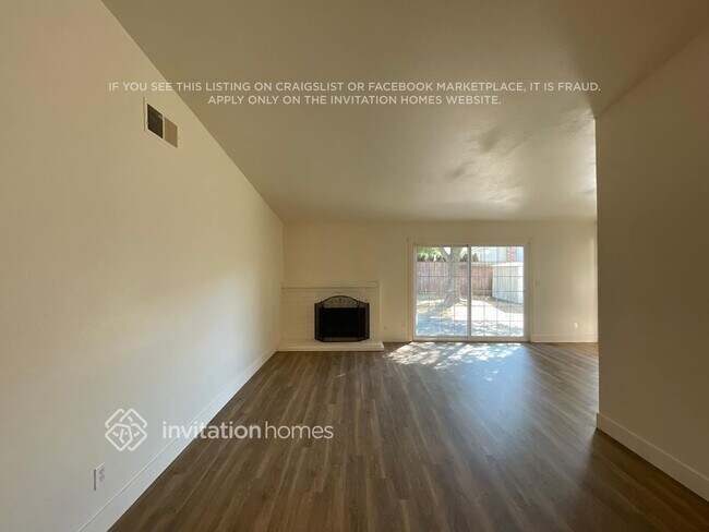 Foto del edificio - 7401 Blackthorne Way
