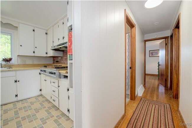 Foto del edificio - 1919 W Lake Rd