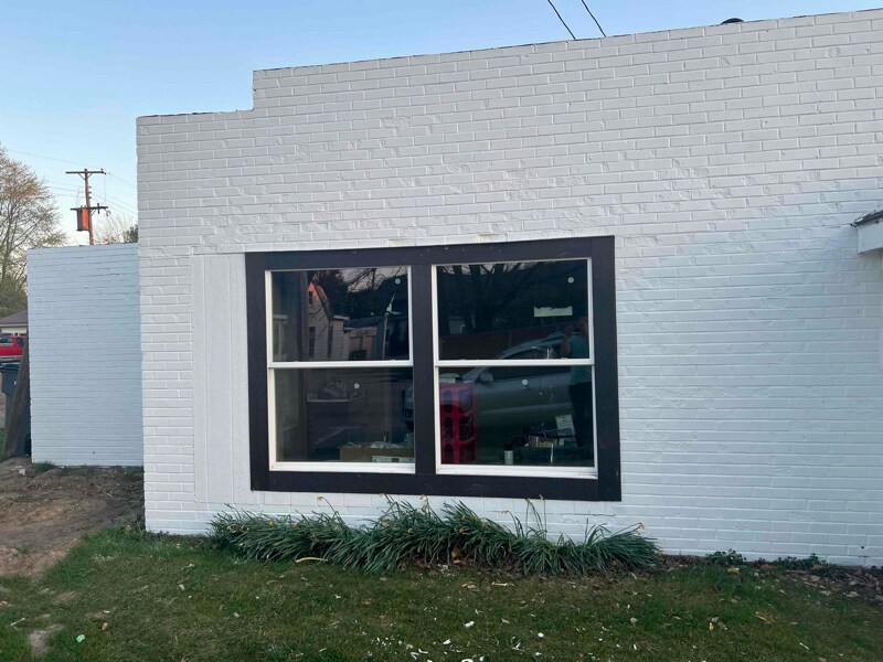 Primary Photo - 202 E Center St