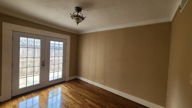 dining room - 1610 Castle Ct