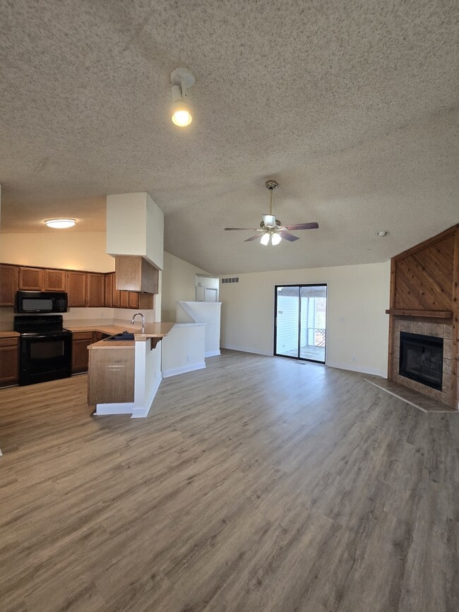 Building Photo - 5223 S Mosley St