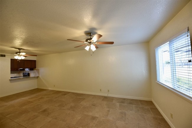 Building Photo - 113 B Rhonda Dr