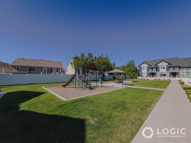 Photo - 11627 S Frost View Ln Townhome