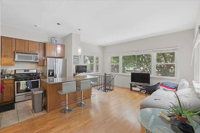 2 bedroom in Chicago IL 60657 - 2 bedroom in Chicago IL 60657 Apartment