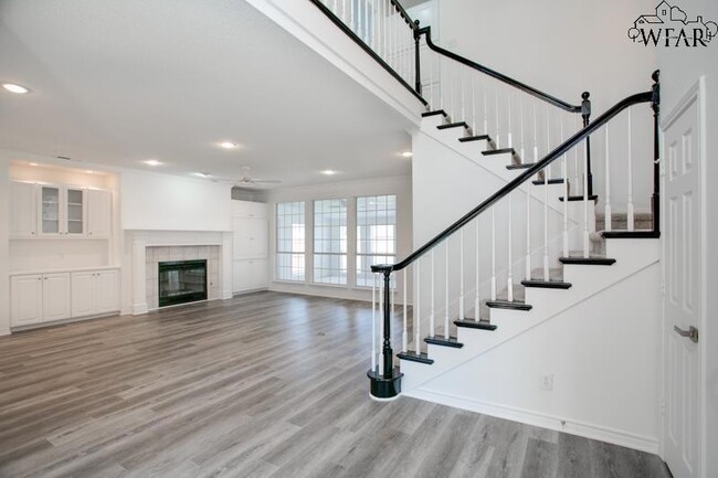 Building Photo - 8 Canyon Bluff Ct