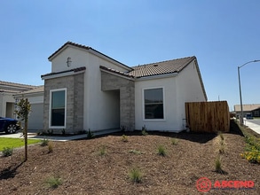 Building Photo - 7427 Lemon Mdw Pl