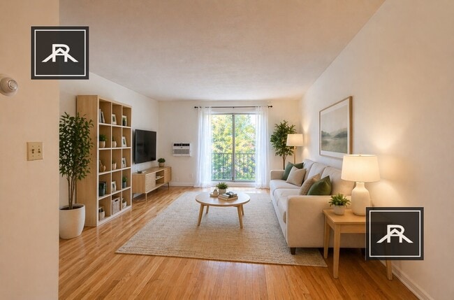 Building Photo - 802 Centre St