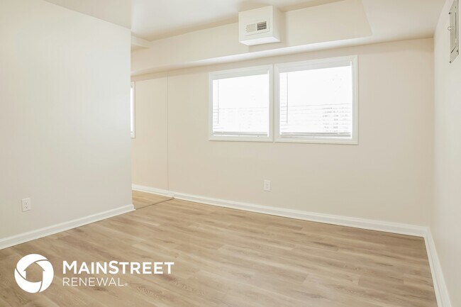 Foto del edificio - 4212 Orchid Pl