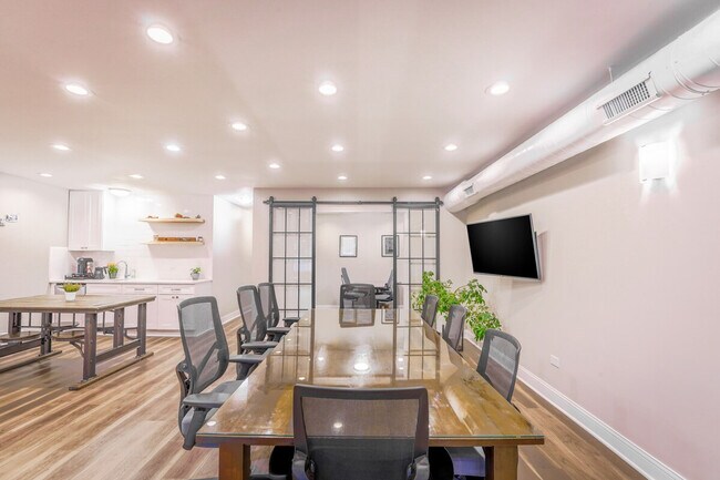 Foto del edificio - 931 W Glen Flora Ave