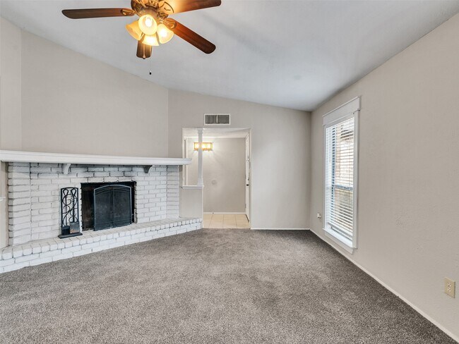 Foto del edificio - 17323 Glenpatti Dr