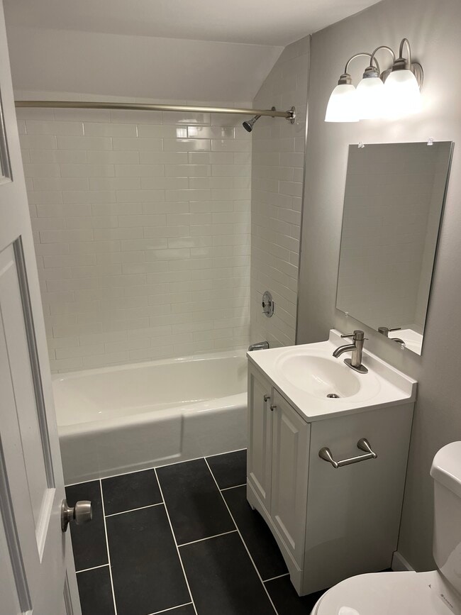 Photo - 37A Maple Ave Apartments