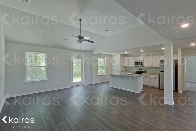 Building Photo - 213 Western Red Cedar Dr.