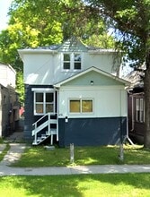 Building Photo - 651 Flora Ave