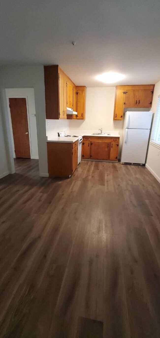 Building Photo - 1 bedroom in Santa Rosa CA 95405