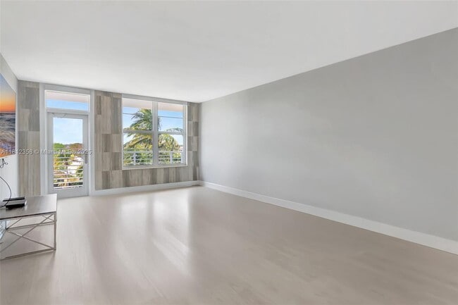 Building Photo - 2851 S Ocean Blvd