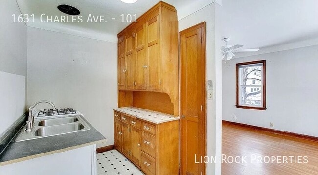 Foto del edificio - 1631 Charles Ave