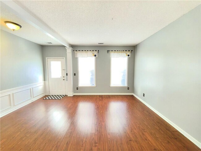 Foto del edificio - 2815 Priestcliff Dr SE