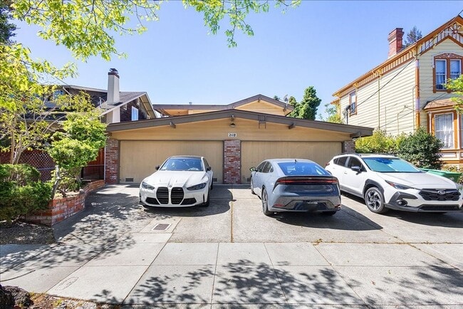 Building Photo - 2118 Alameda Ave