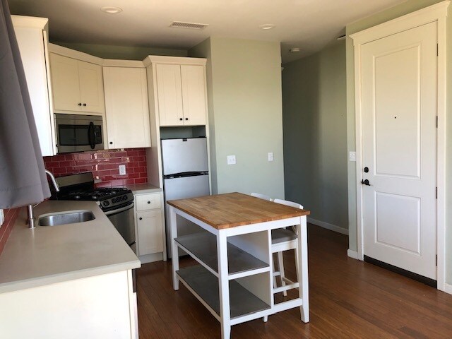 Kitchen - 340 N Bixel St