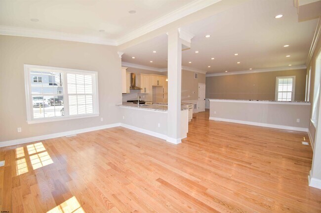 Foto del edificio - 438A Redwood Ave