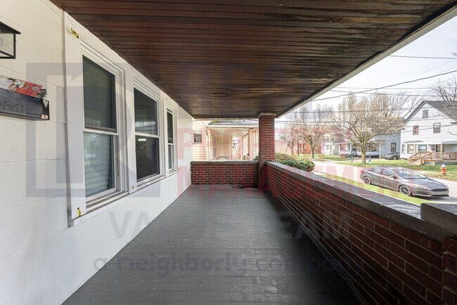 Foto del edificio - 15714 Huntmere Ave