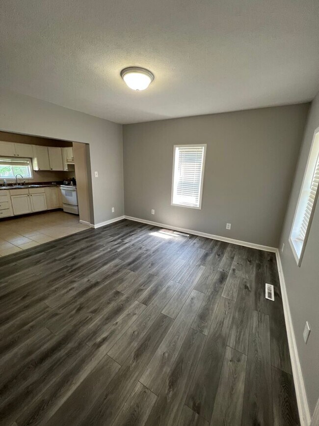 Building Photo - Home Rental in Marion!