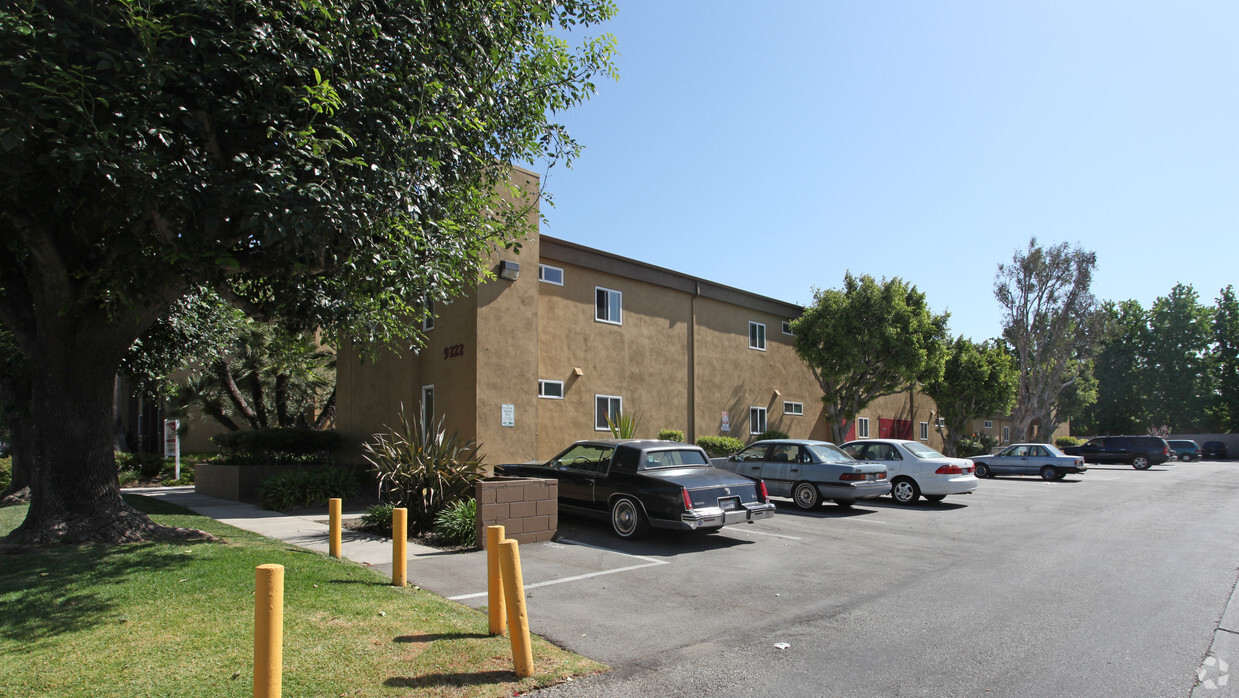 Building Photo - Panorama View Apartments