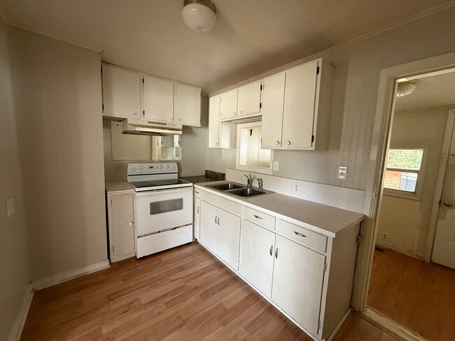 Foto del edificio - 124 Stadium St SW