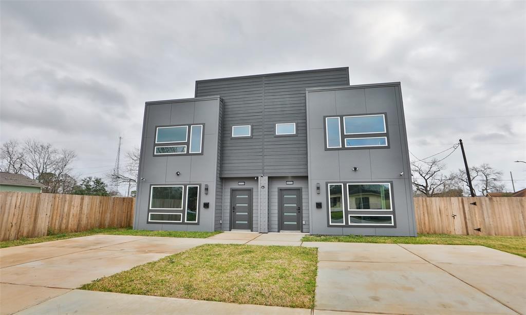 Foto principal - 9315 Ashville Dr