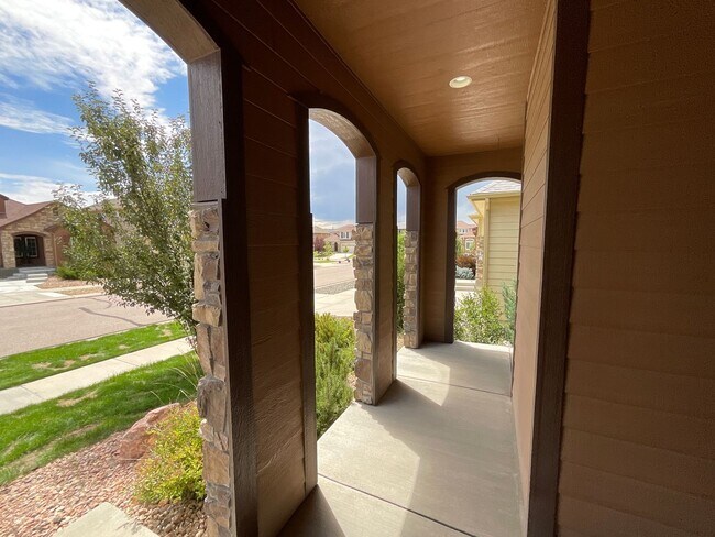 Foto del edificio - 4 Bedroom Home Available Near Marksheffel ...
